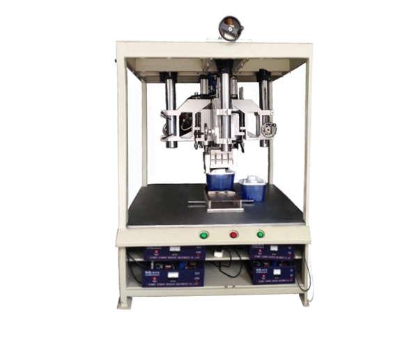 4頭水箱超聲波熔接機(jī)